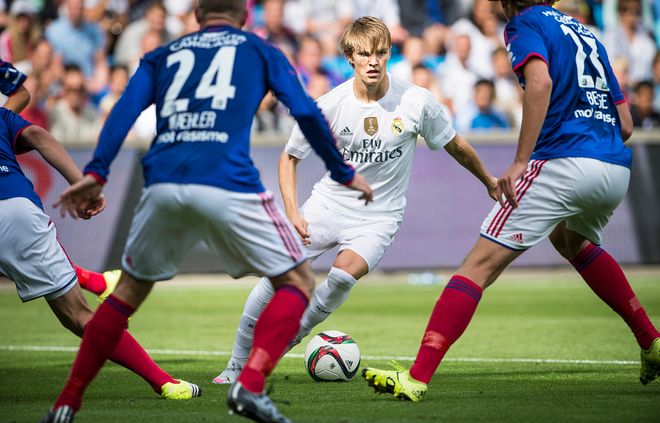 但与亚历山 但与亚历山