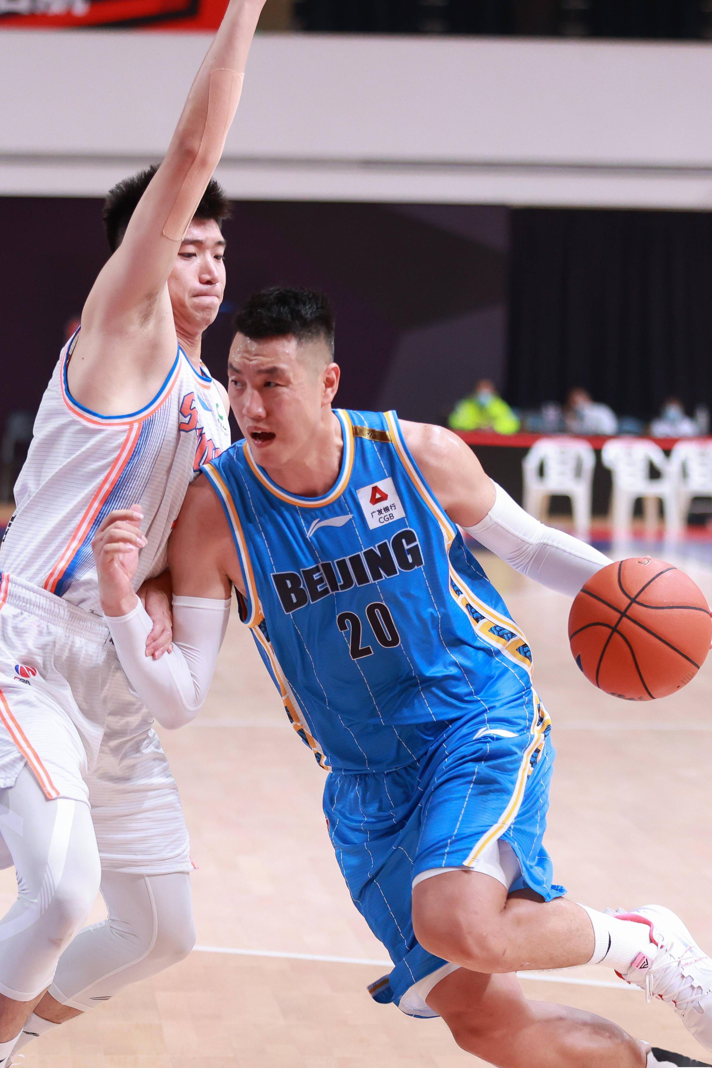 而是由有地 而是由有地